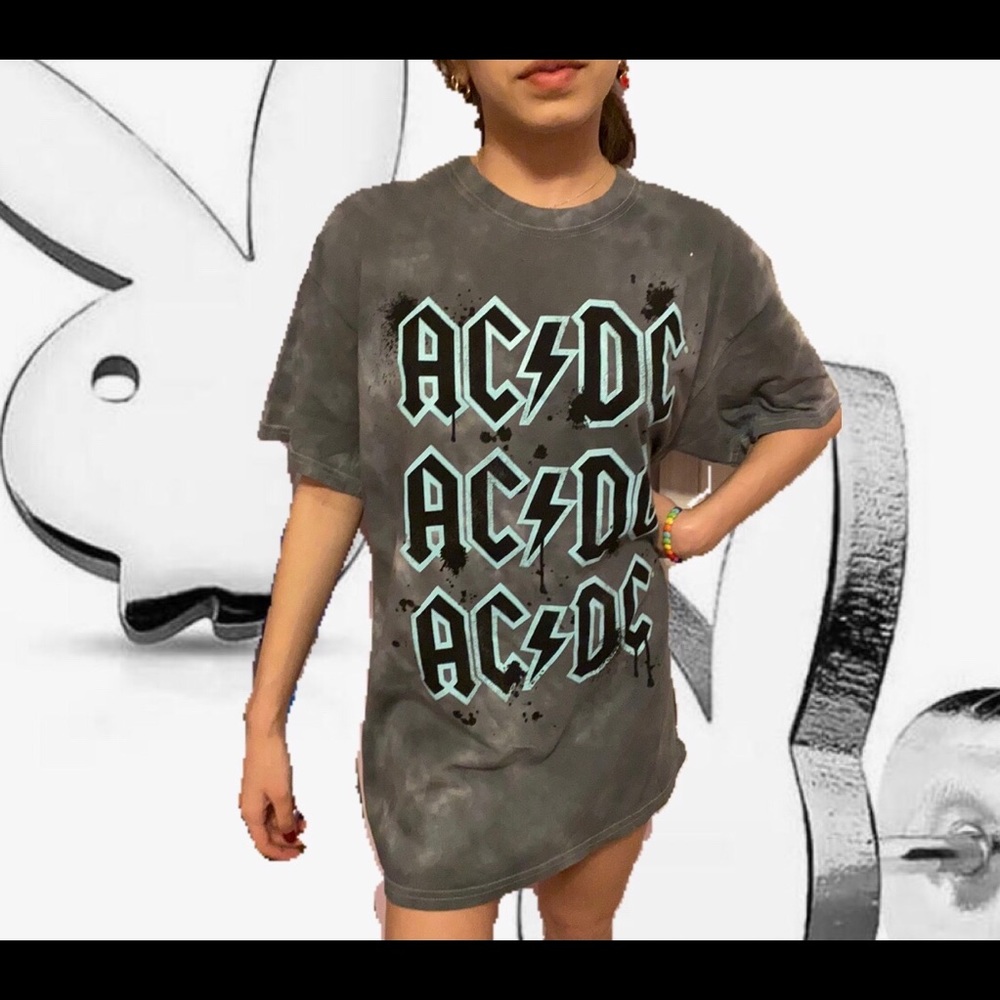 AC⚡️DC T-Shirt - Picture 2 of 6